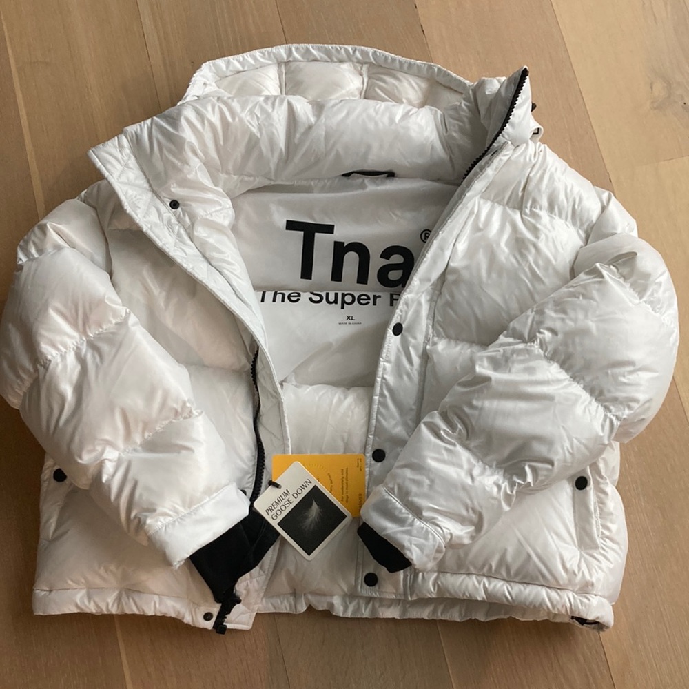 NWT Aritzia Super Puff Shorty Length XL